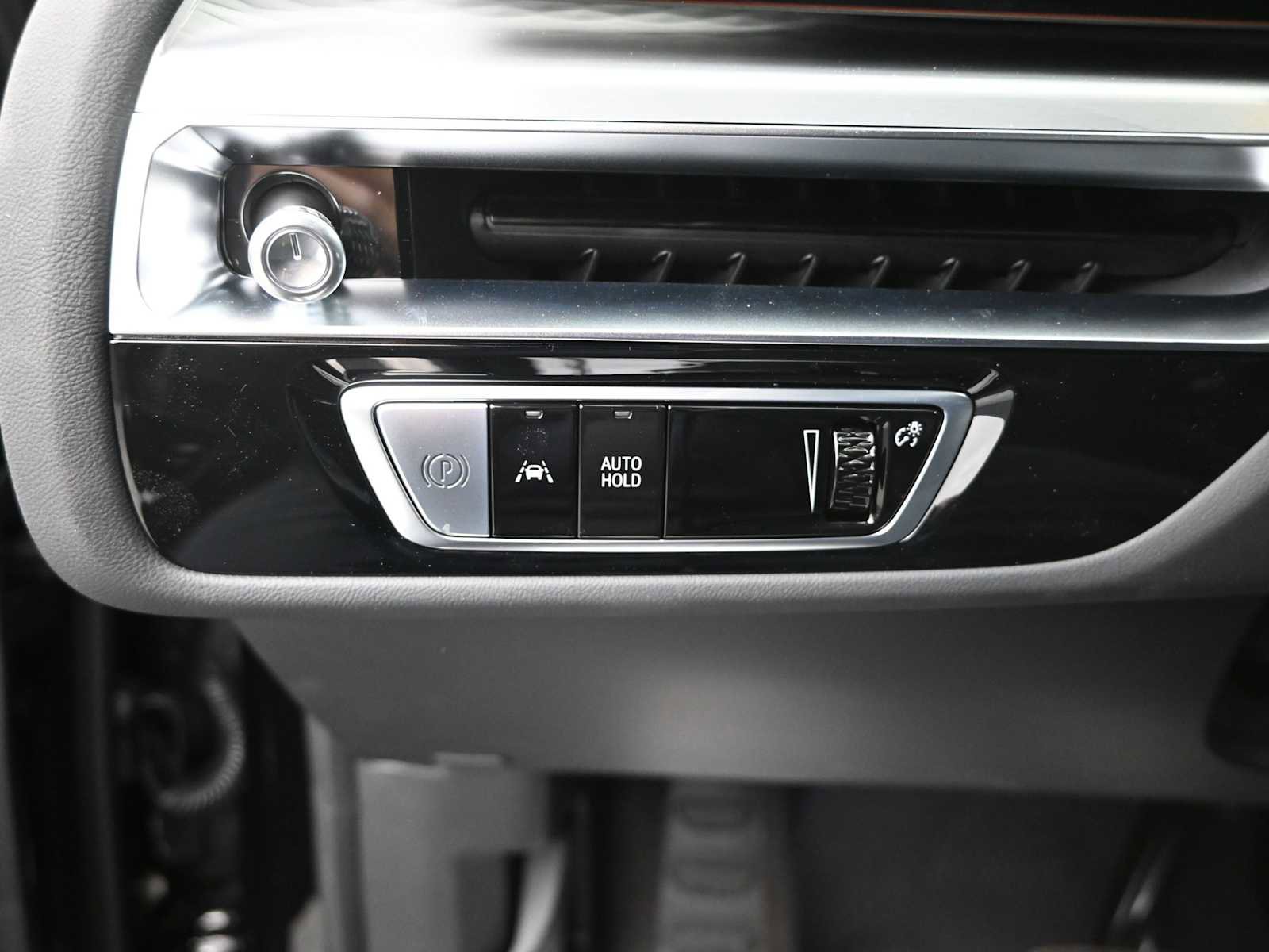 New 2025 Cadillac Lyriq Luxury image 12