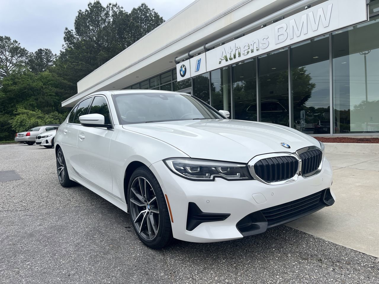 Used 2021 BMW 330i Sedan w/ Premium Package RWD image 1