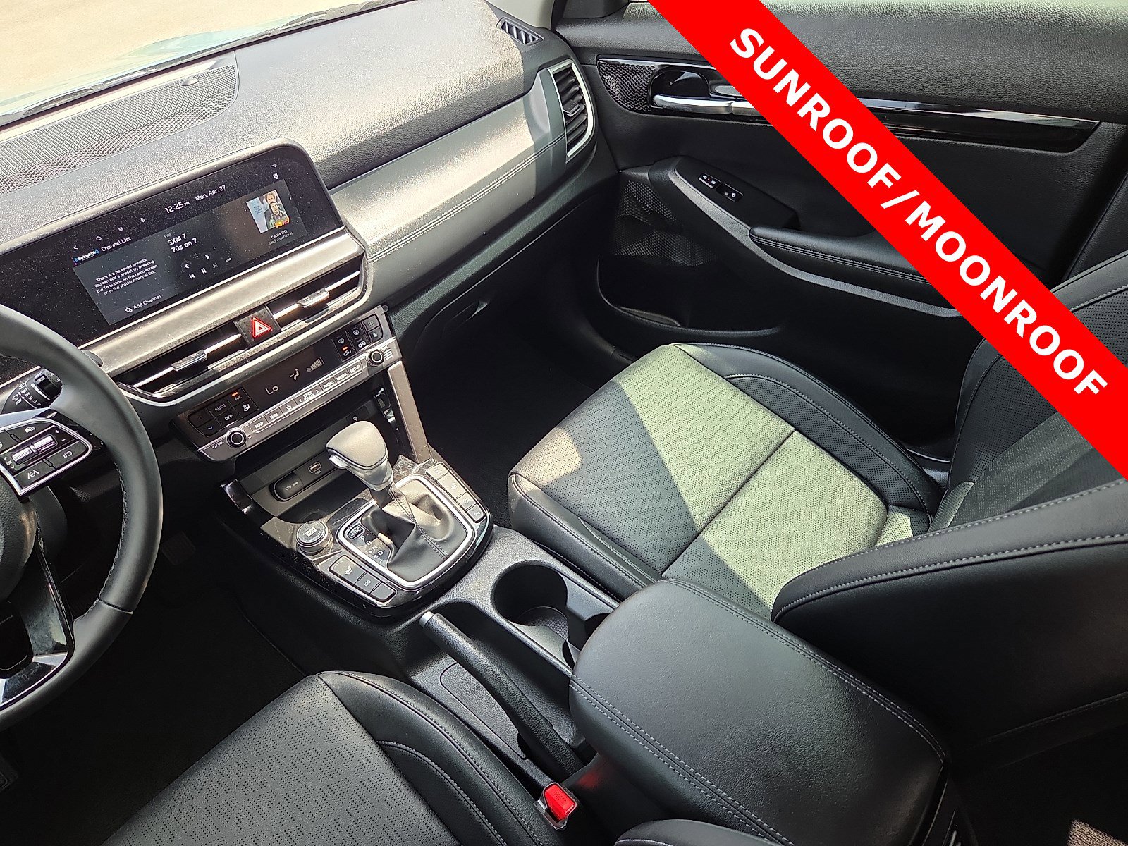 Used 2025 Kia Seltos EX w/ EX Sunroof Package AWD/4WD image 12
