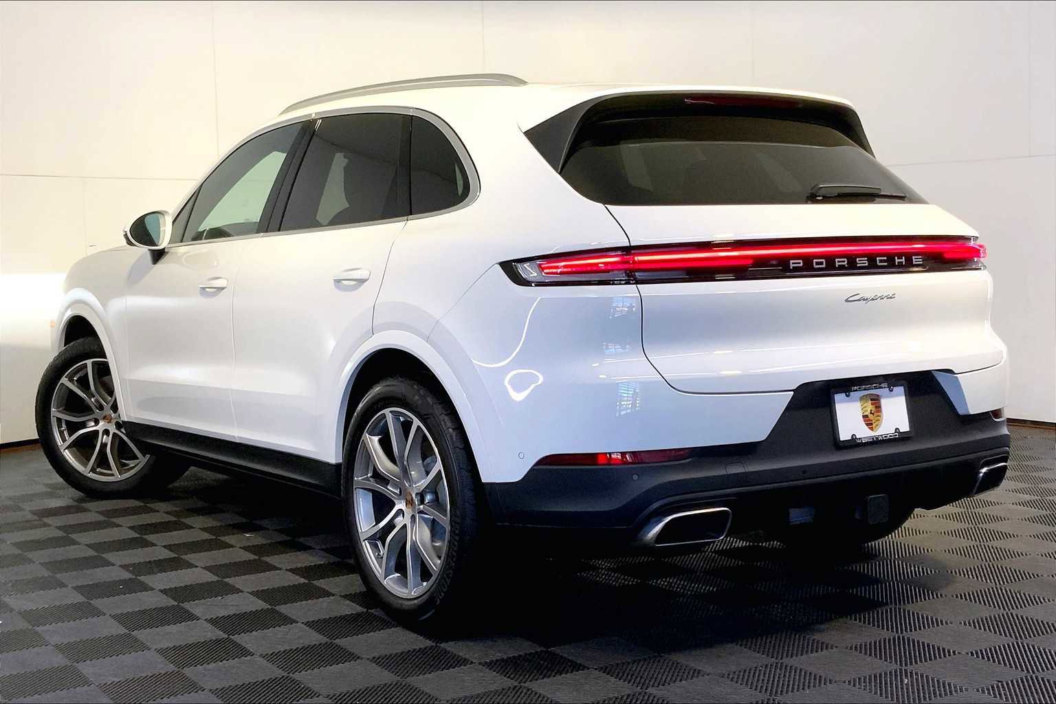 New 2026 Porsche Cayenne image 3
