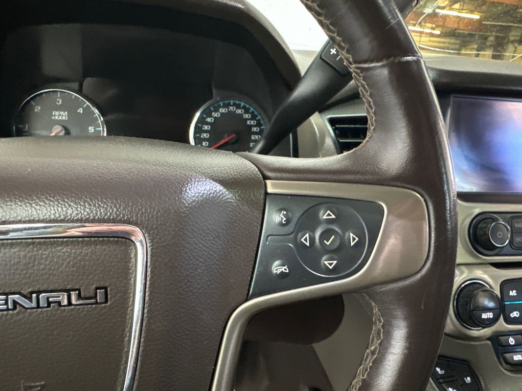 Used 2019 GMC Yukon Denali w/ Denali Ultimate Package AWD/4WD image 13