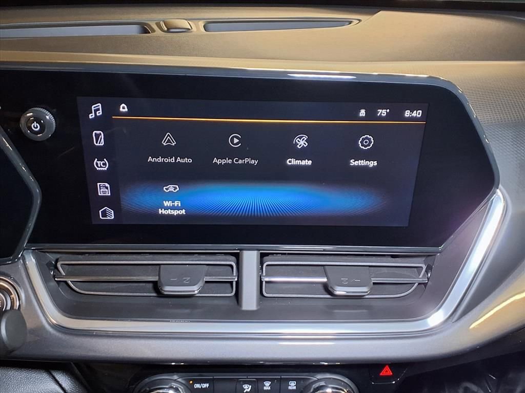 Used 2024 Chevrolet Trax ACTIV w/ Sunroof Package image 4