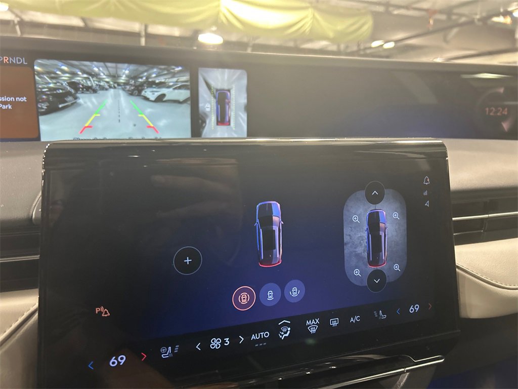 Used 2025 Lincoln Nautilus Premier w/ Equipment Group 102A image 16