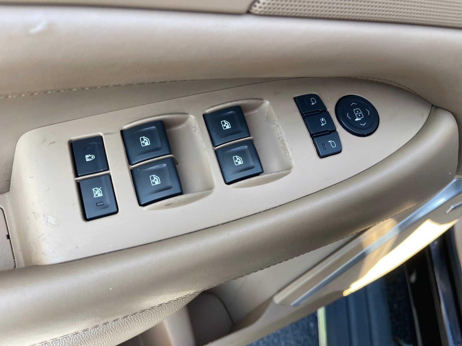 Used 2019 Cadillac Escalade ESV Platinum AWD/4WD image 8