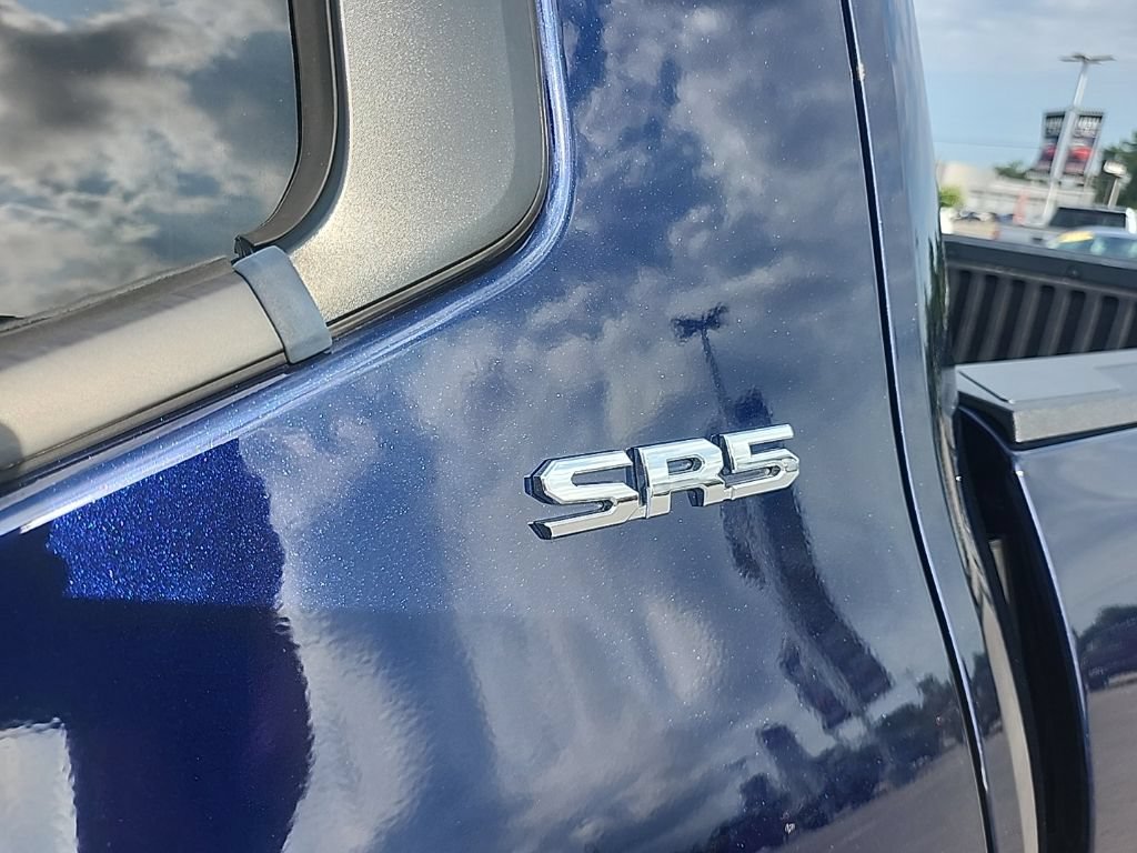 Used 2022 Toyota Tundra SR5 w/ SR5 Premium Package AWD/4WD image 13