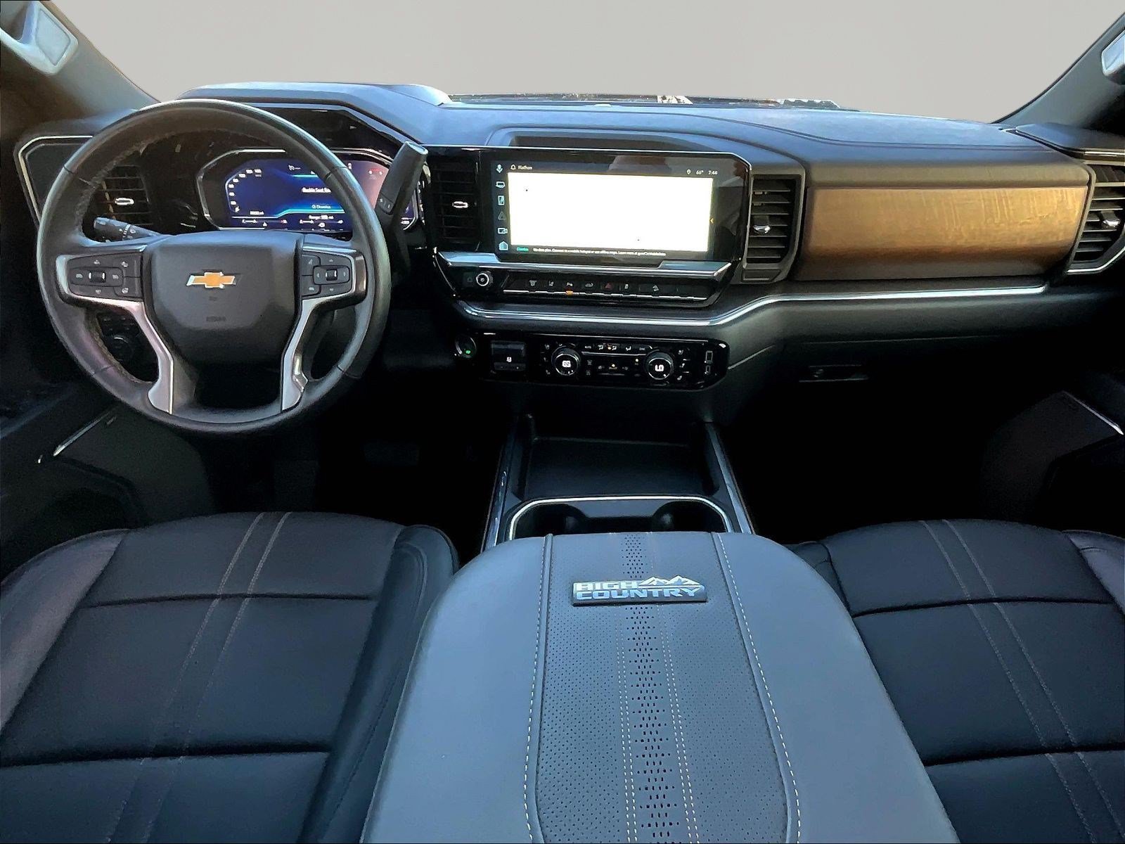 Used 2024 Chevrolet Silverado 2500 High Country w/ Technology Package AWD/4WD image 8