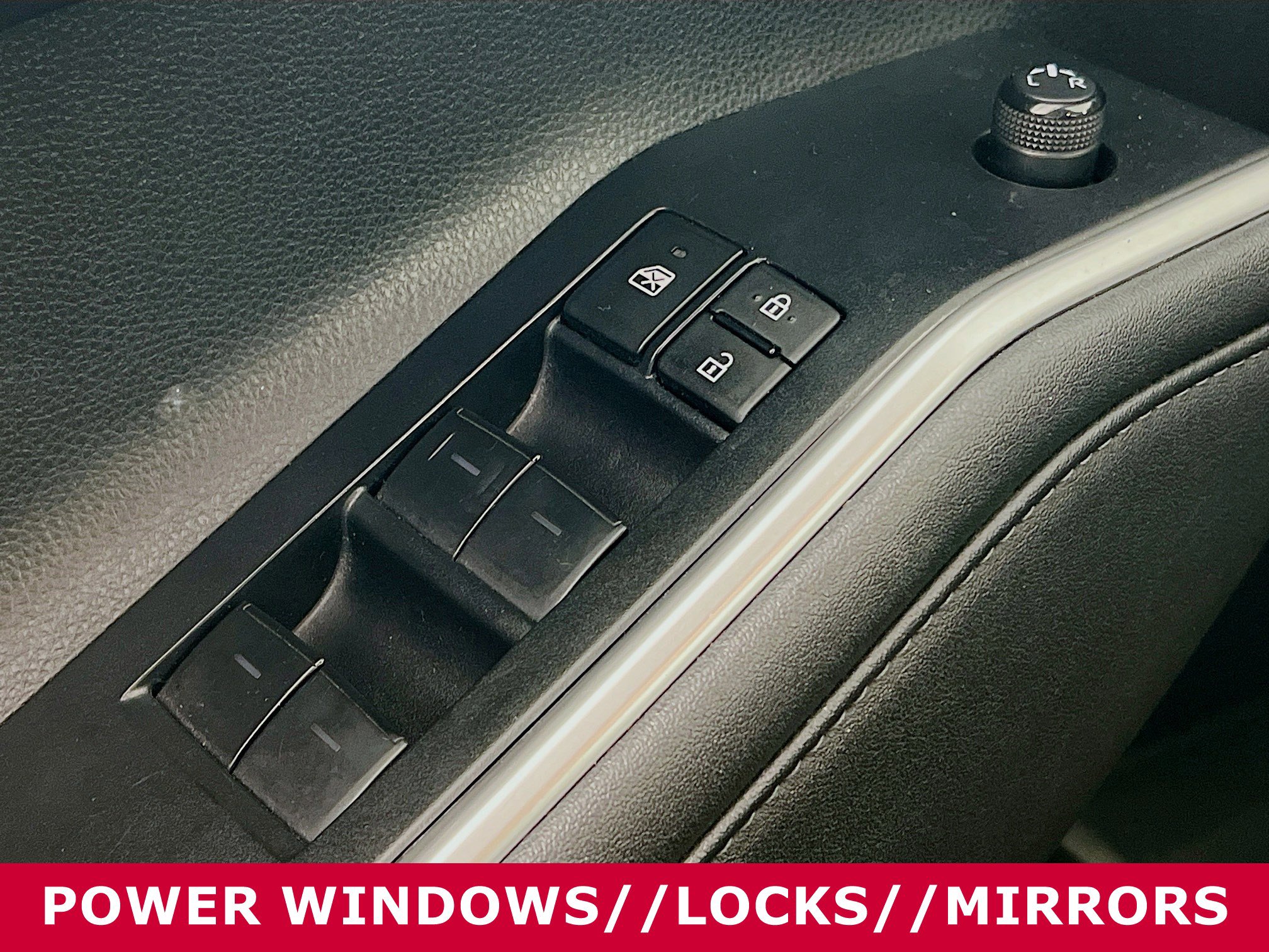 Used 2023 Toyota Highlander LE image 20