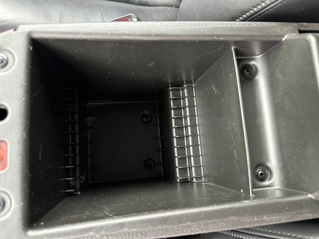 Used 2009 GMC Envoy Denali image 24