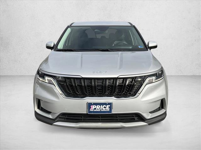 Used 2022 Kia Carnival LX image 2