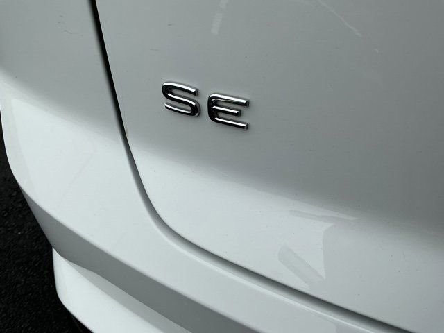 Used 2025 Volkswagen Atlas Cross Sport SE image 6