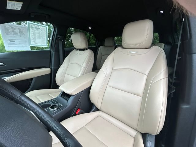 Used 2024 Cadillac XT4 Luxury w/ Cold Weather Package AWD/4WD image 25