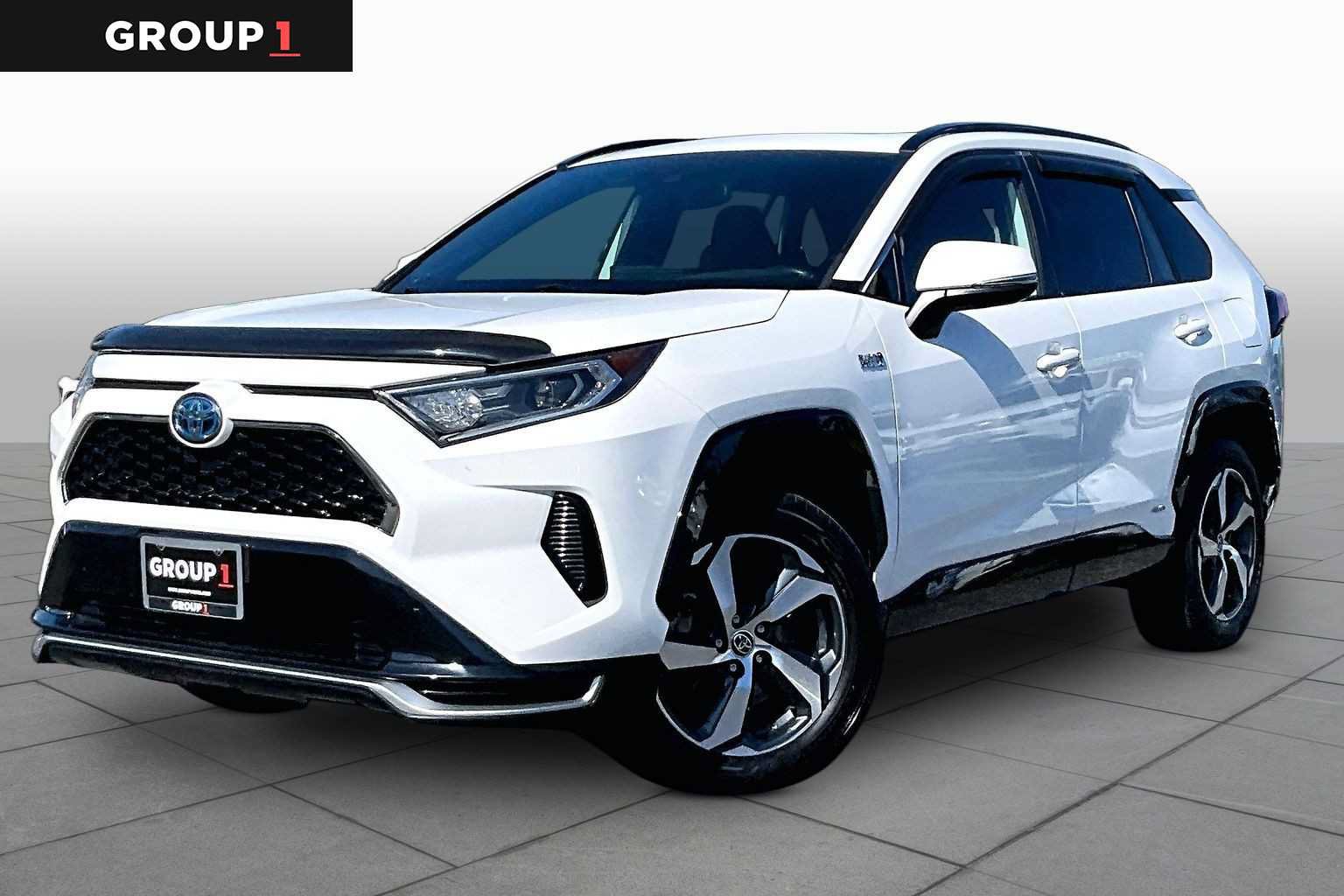Used 2021 Toyota RAV4 SE w/ Weather & Moonroof Package