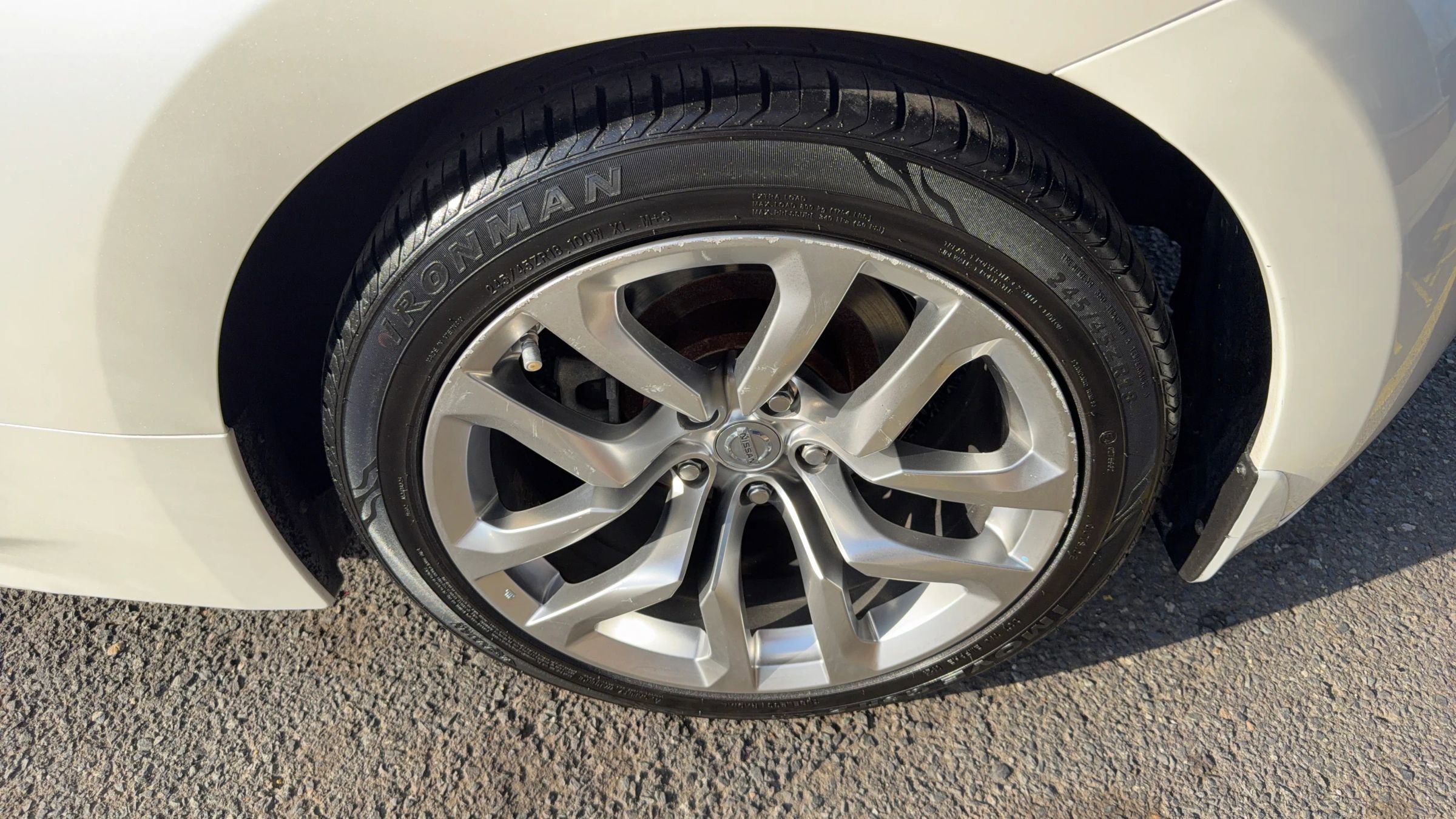 Used 2014 Nissan 370Z Touring image 15