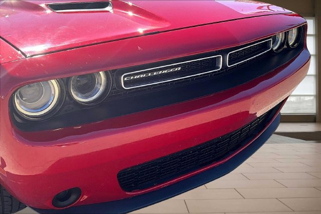 Used 2015 Dodge Challenger SXT RWD image 25