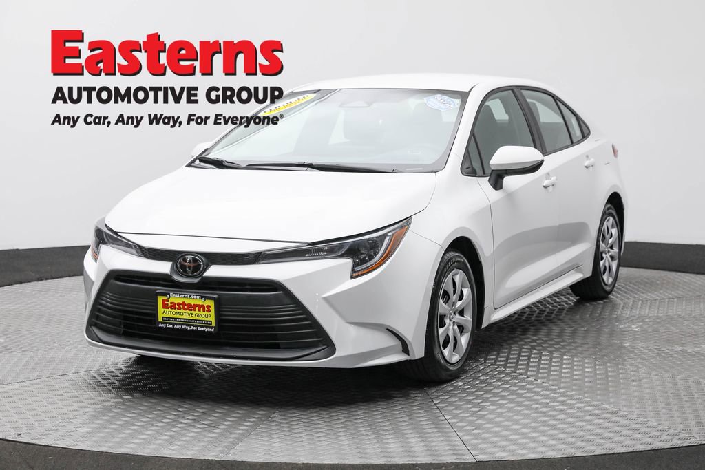 Used 2024 Toyota Corolla LE image 1