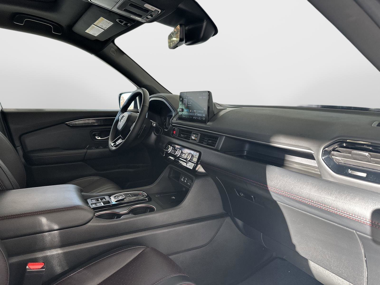 Certified 2025 Honda Pilot Black Edition image 42