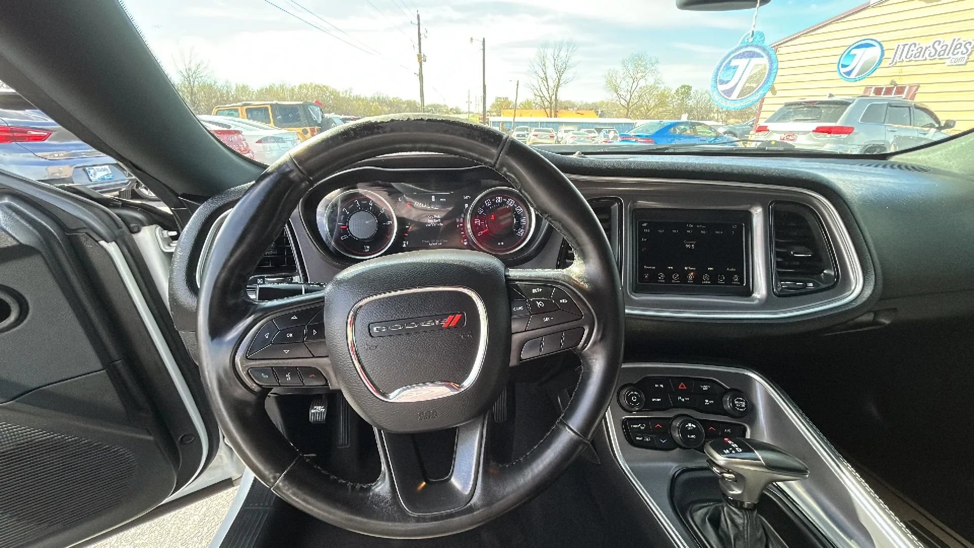 Used 2019 Dodge Challenger SXT w/ Driver Convenience Group RWD image 29