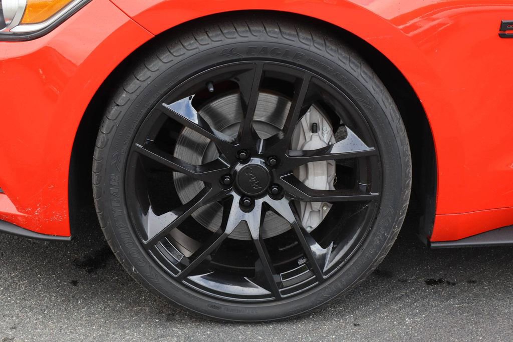 Used 2015 Ford Mustang GT Premium RWD image 29