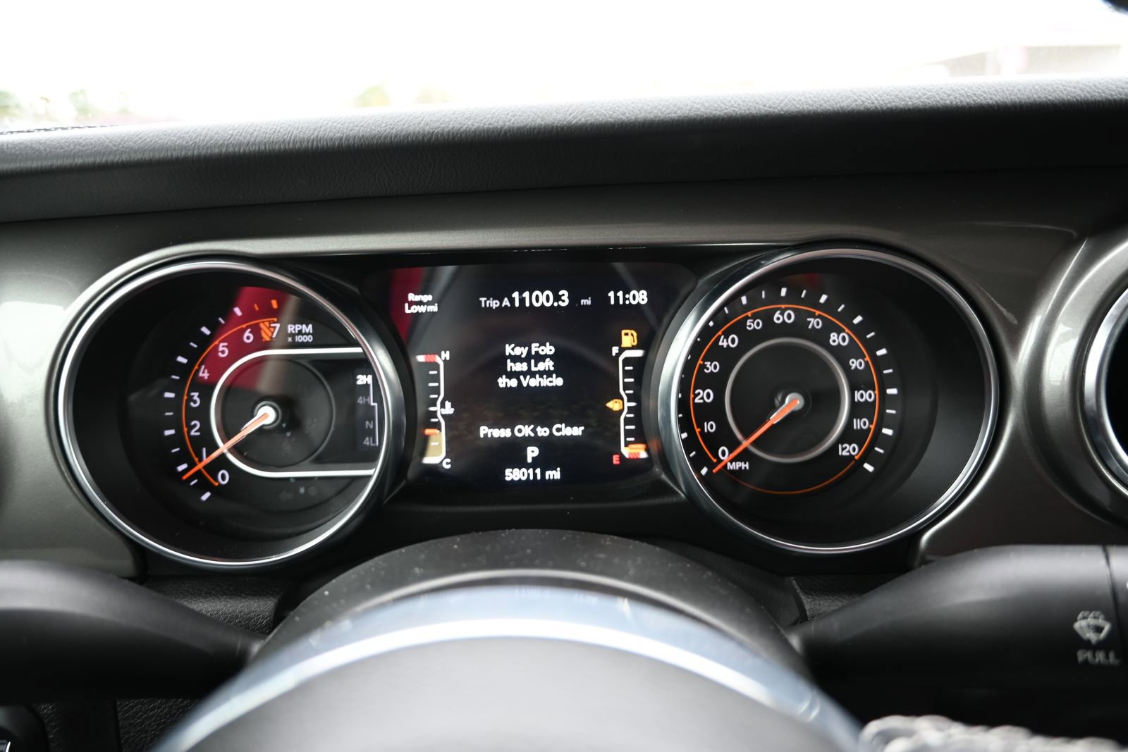 Used 2023 Jeep Gladiator Overland image 9