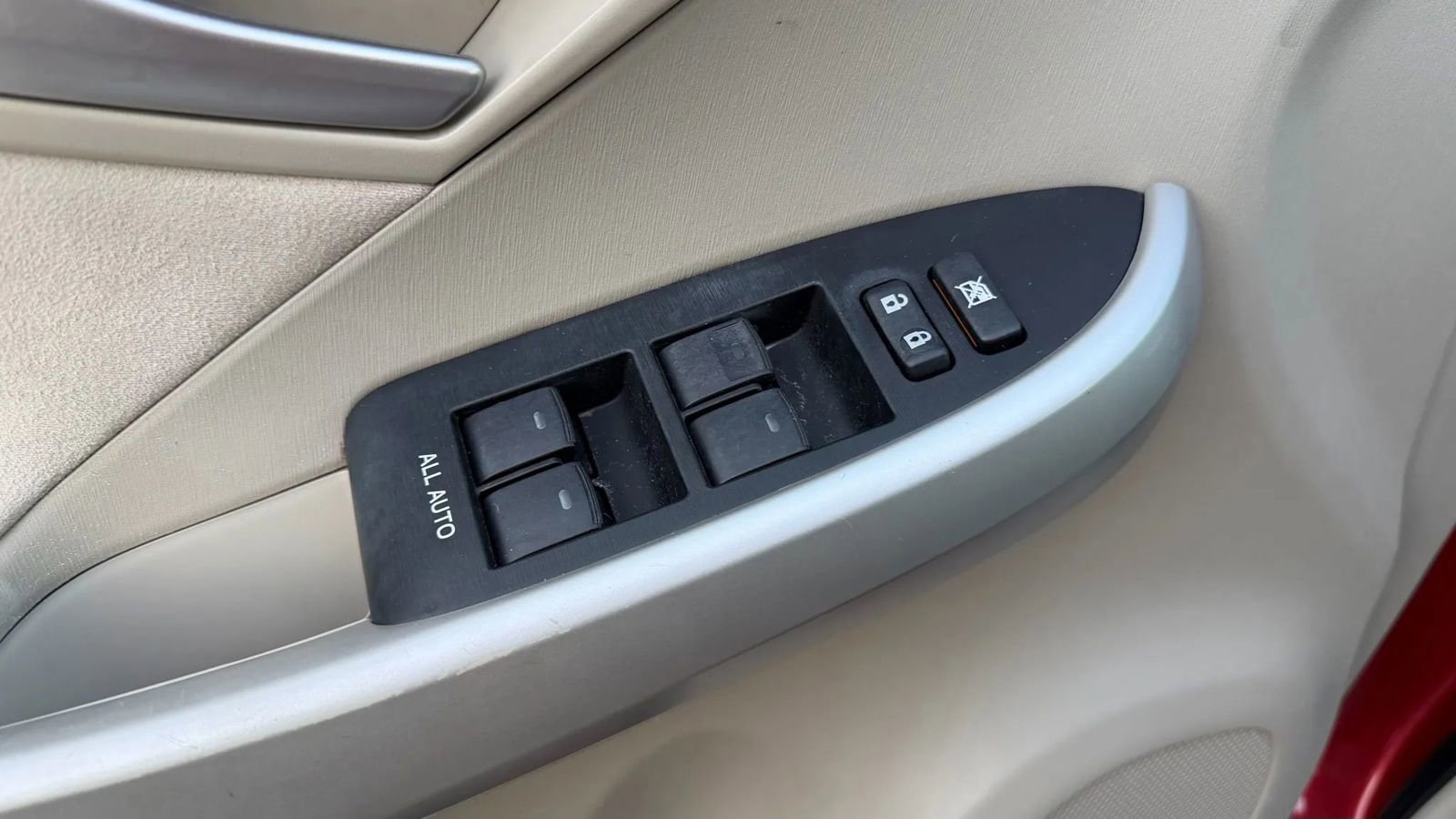 Used 2014 Toyota Prius Four image 20