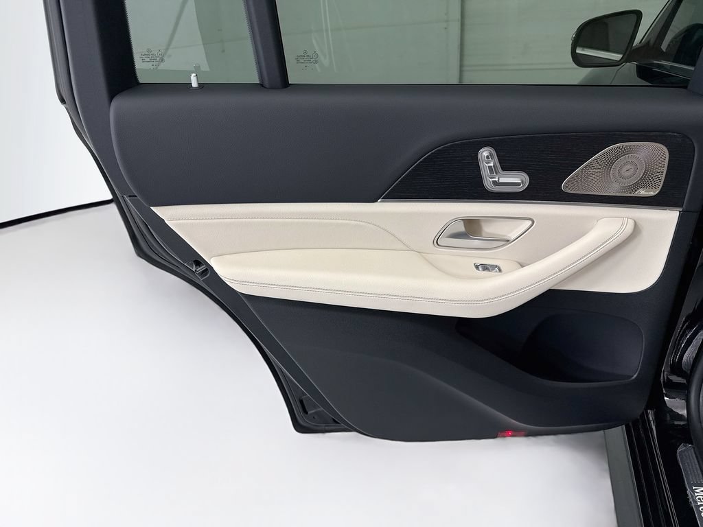 New 2026 Mercedes-Benz GLS 450 4MATIC image 25