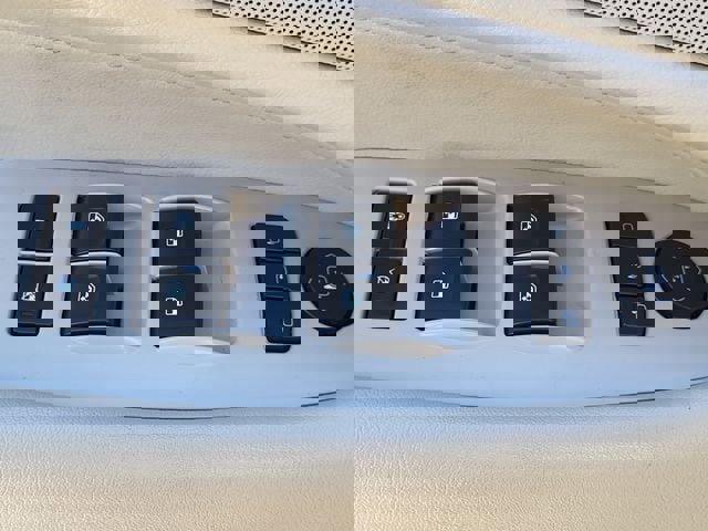 Used 2019 Cadillac Escalade Premium Luxury image 8