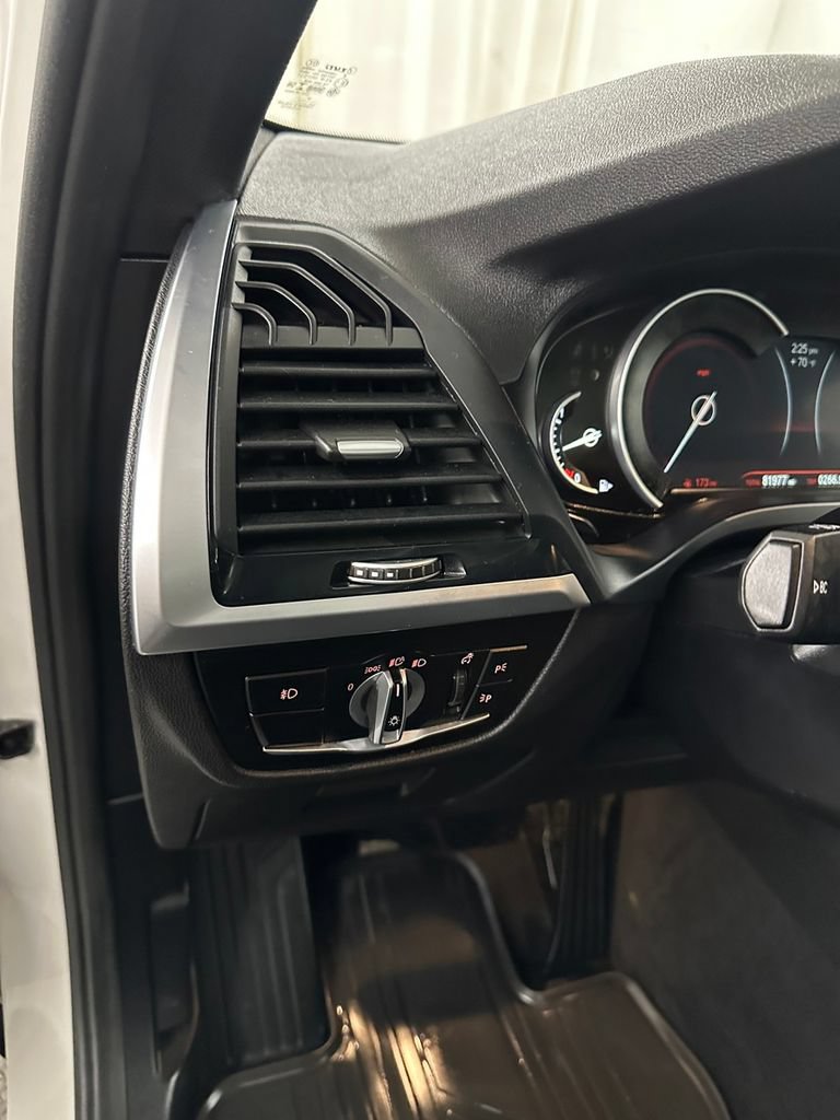 Used 2018 BMW X3 xDrive30i w/ Premium Package AWD/4WD image 14