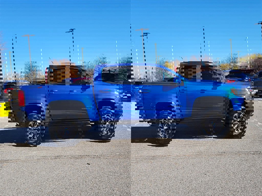 Used 2021 Chevrolet Colorado ZR2 w/ LPO, Premium Interior Package image 2