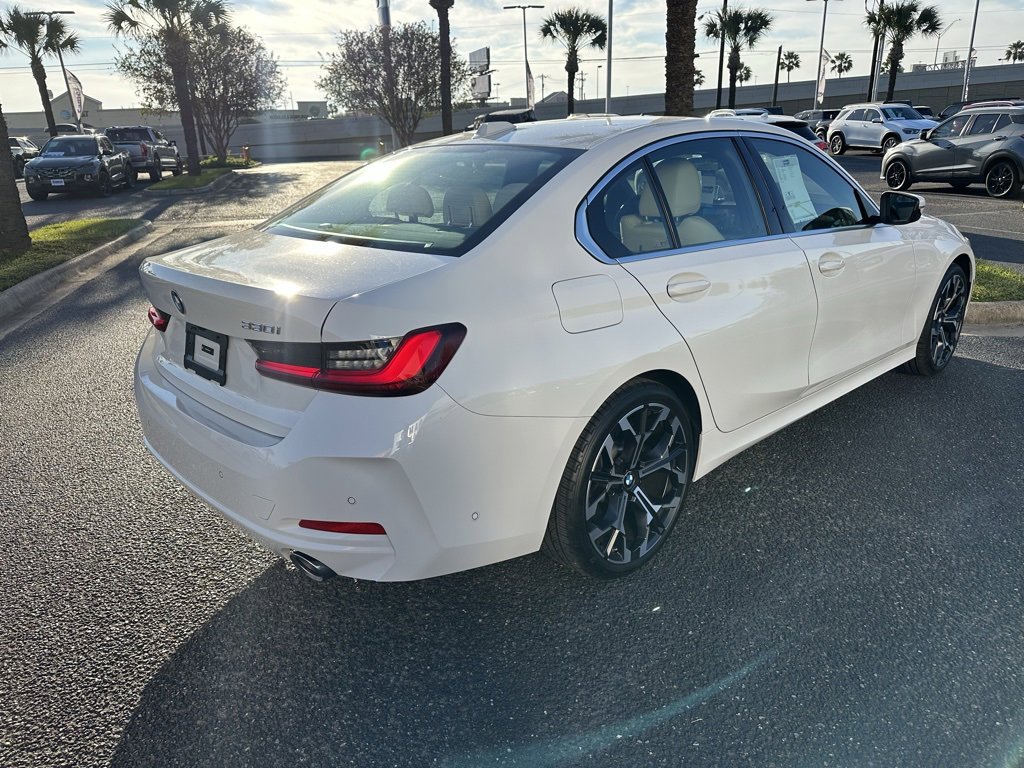 Used 2025 BMW 330i Sedan w/ Premium Package image 6