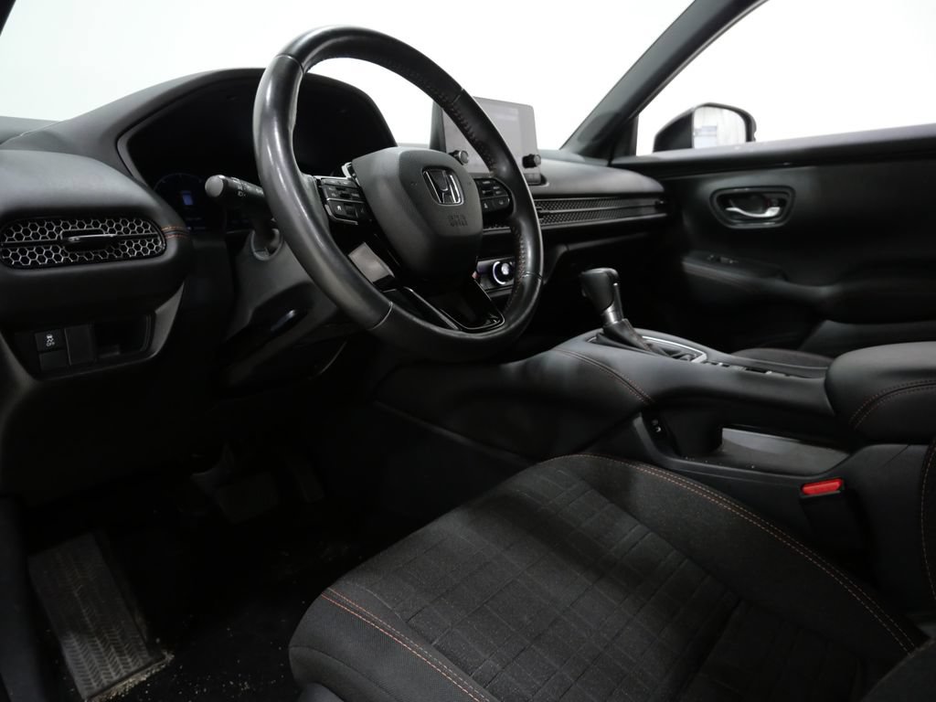 Used 2025 Honda HR-V Sport image 11