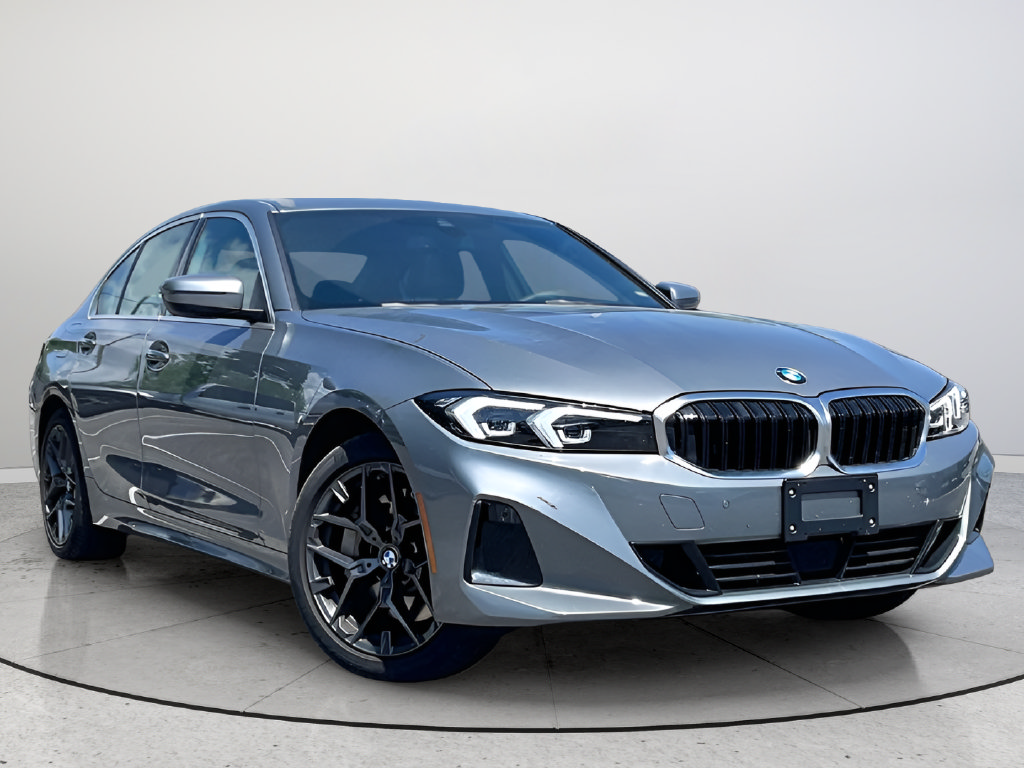 Used 2026 BMW 330i xDrive Sedan AWD/4WD image 2