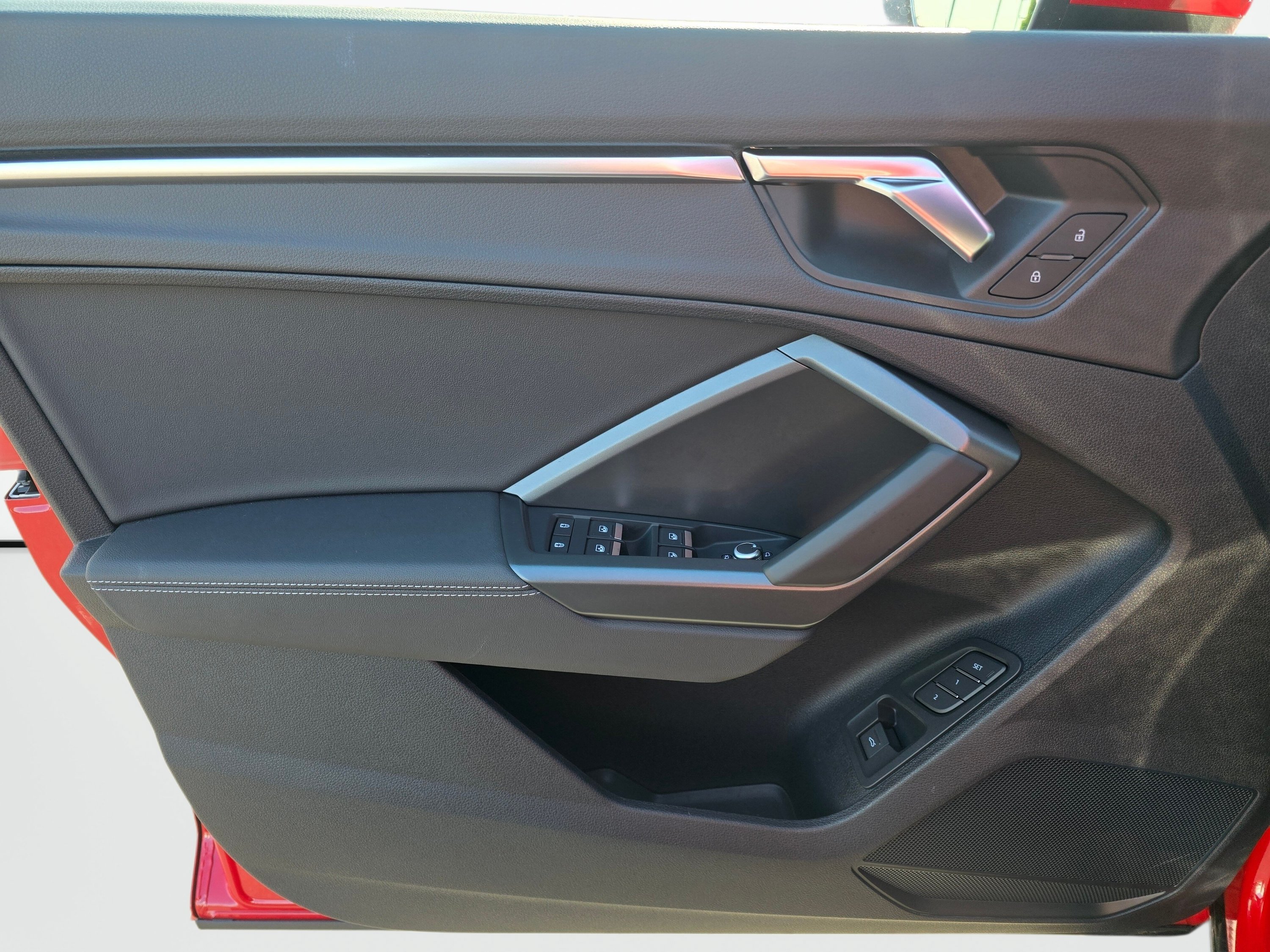 Certified 2025 Audi Q3 2.0T Premium AWD/4WD image 16