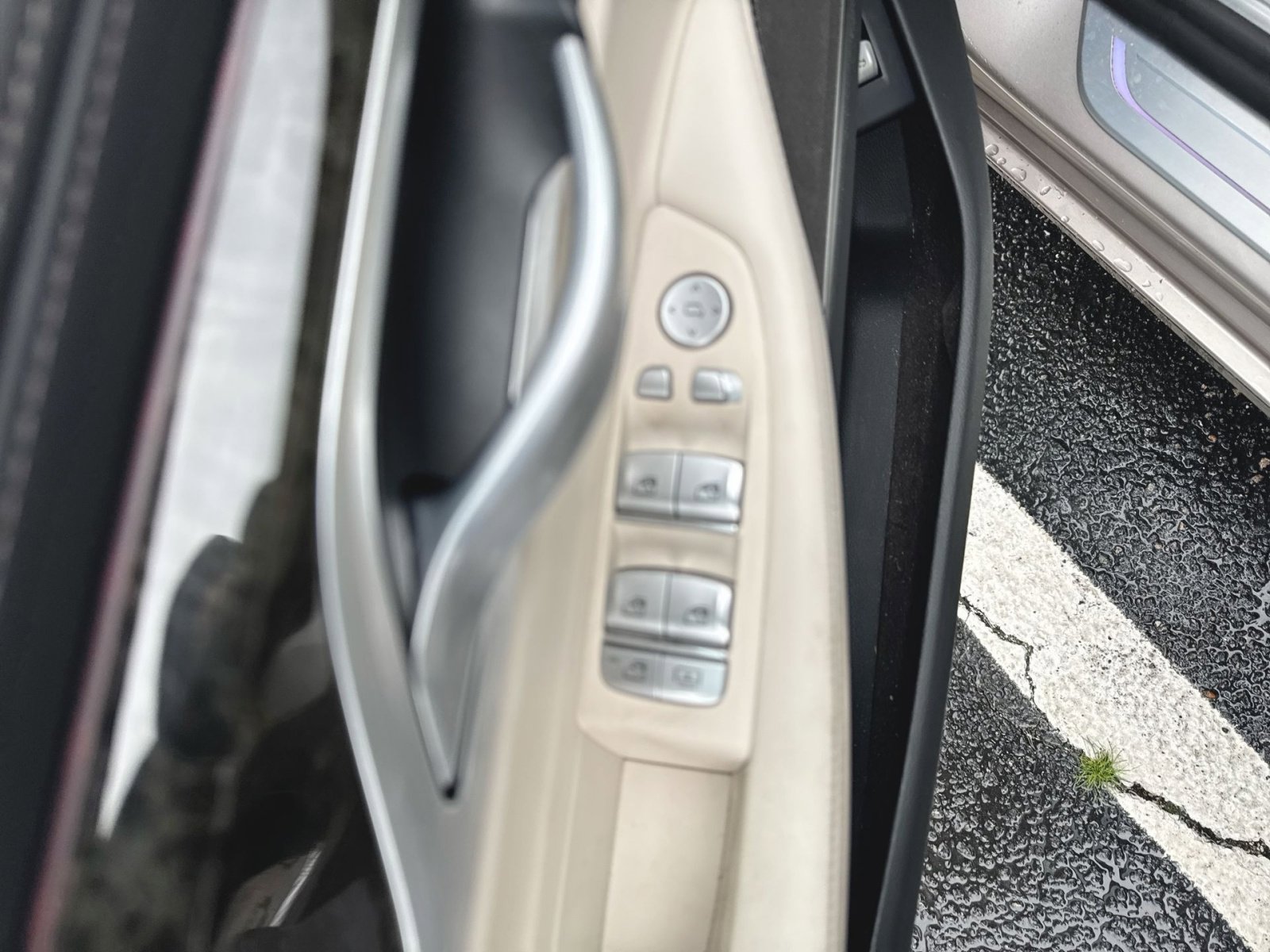 Used 2021 BMW 750i xDrive w/ Executive Package image 9