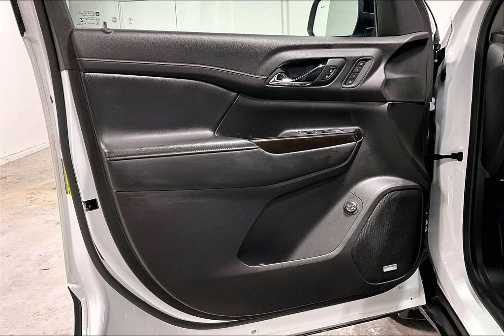 Used 2022 GMC Acadia AT4 w/ Technology Package image 21