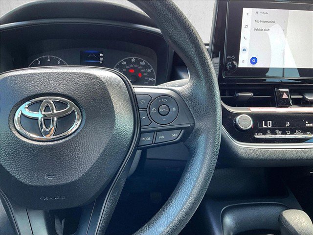 Used 2025 Toyota Corolla LE w/ Convenience Package FWD image 20