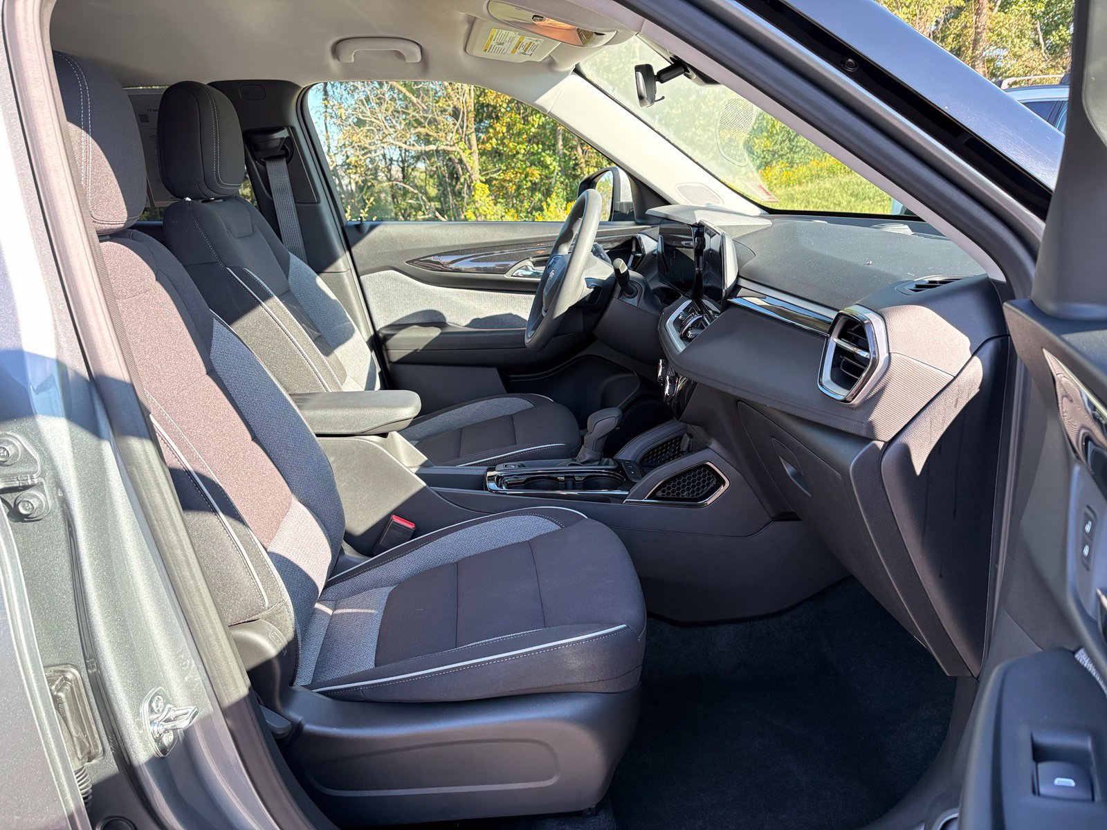 Used 2026 Chevrolet TrailBlazer LT FWD image 29