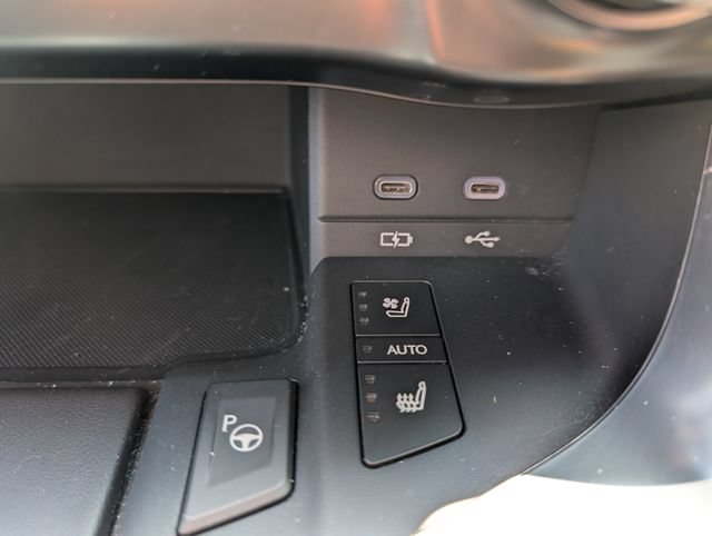 Used 2025 Lexus LX 700h Luxury AWD/4WD image 24