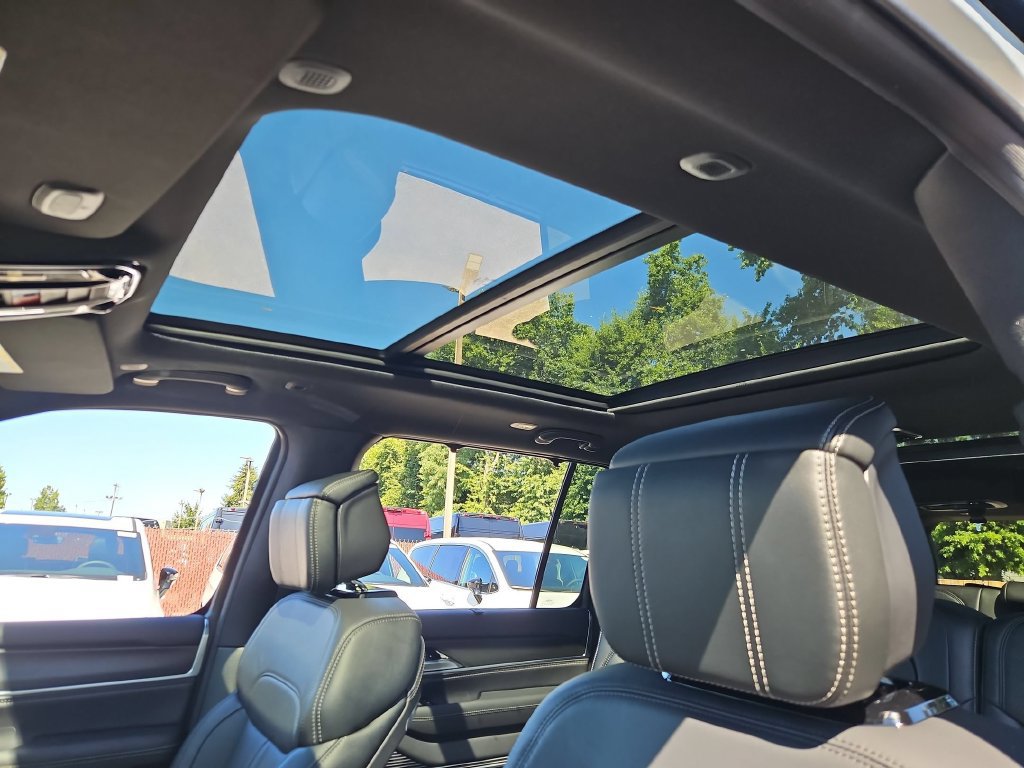 New 2026 Jeep Grand Wagoneer Summit w/ 8-Passenger Seating Package AWD/4WD image 28