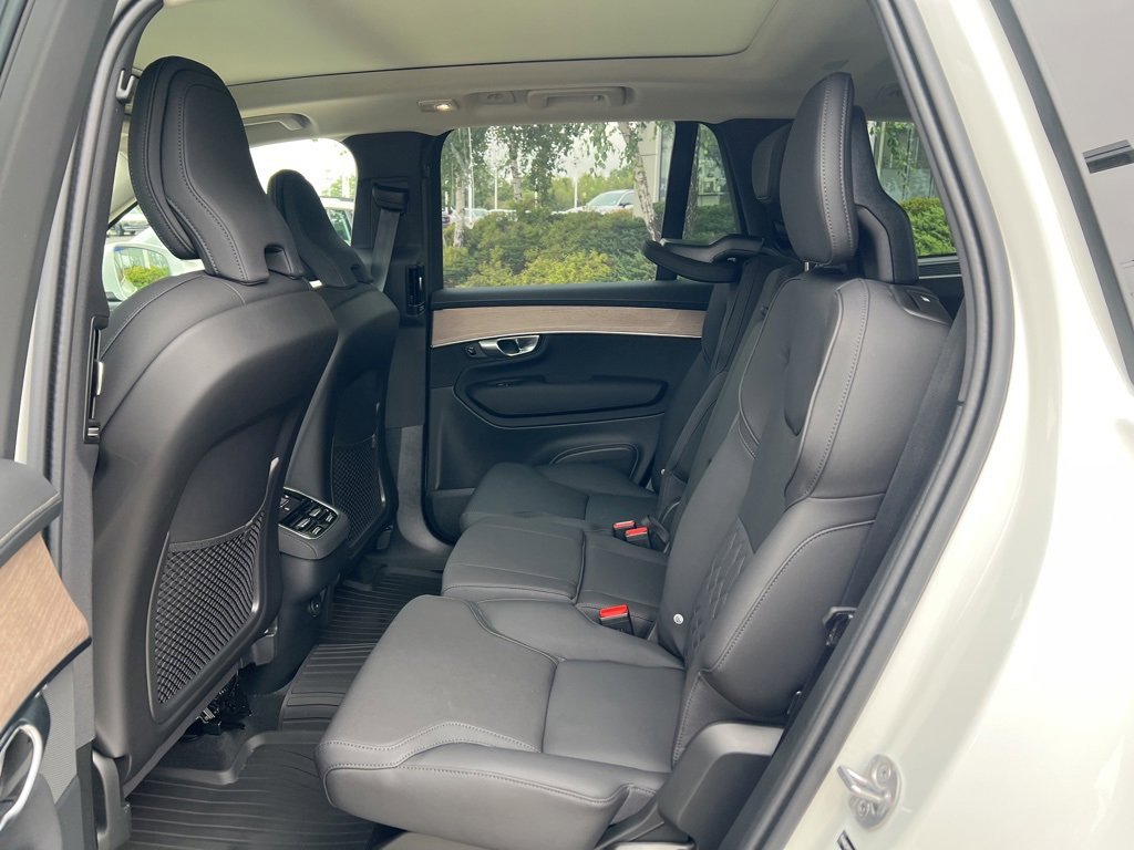New 2026 Volvo XC90 B6 Plus w/ Protection Package Premier image 29