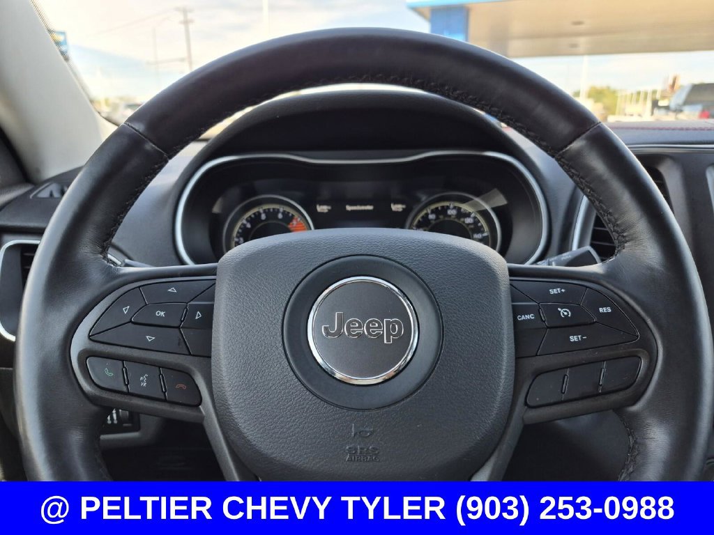 Used 2019 Jeep Cherokee Trailhawk w/ Cold Weather Group AWD/4WD image 19