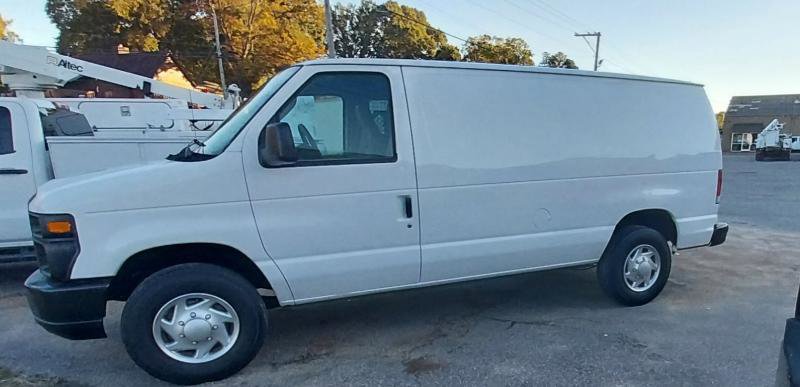 Used 2014 Ford E-250 and Econoline 250 w/ Power Group image 12