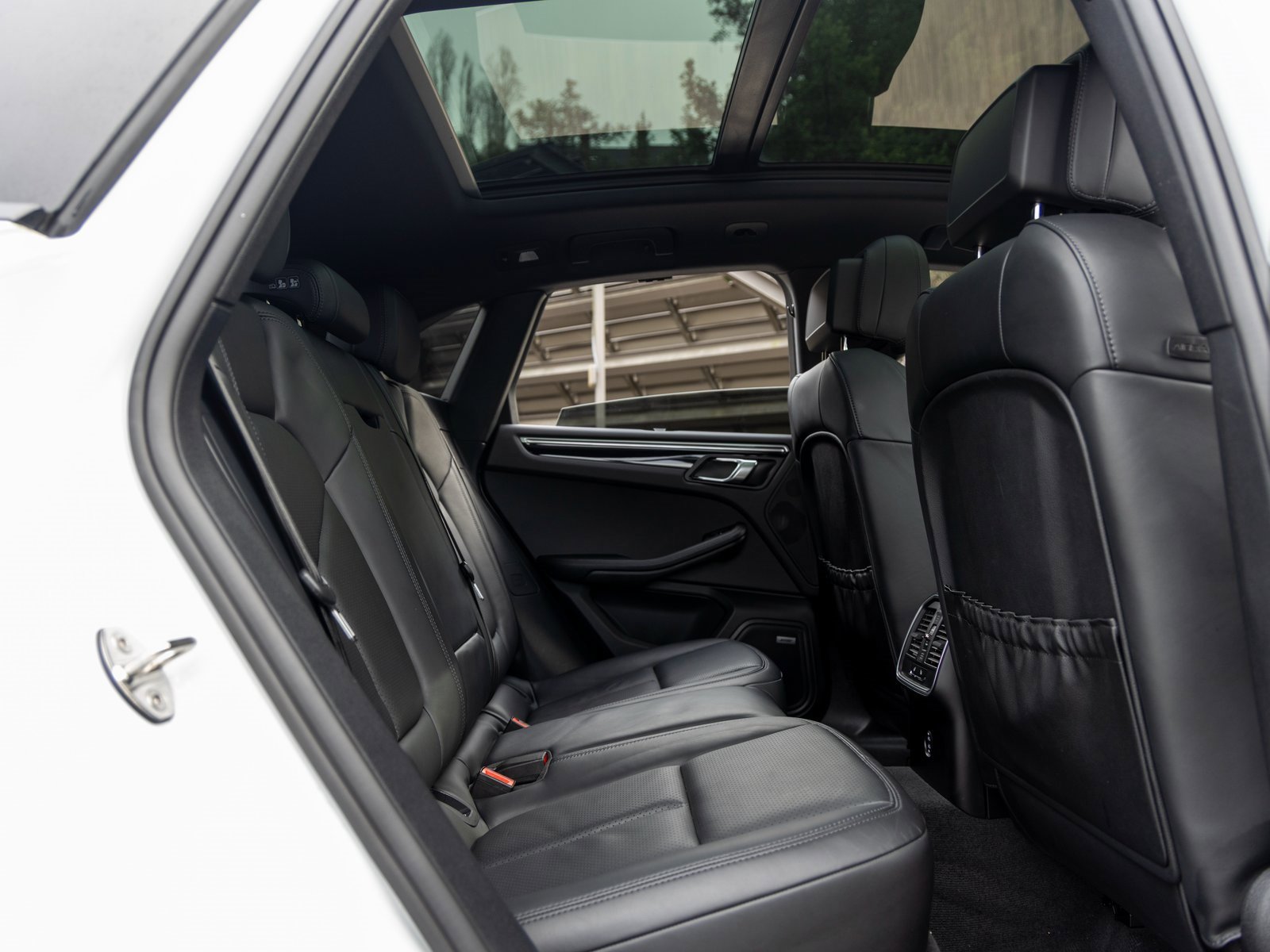 Certified 2023 Porsche Macan image 47