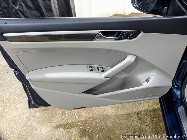 Used 2018 Volkswagen Passat 2.0T SE image 18