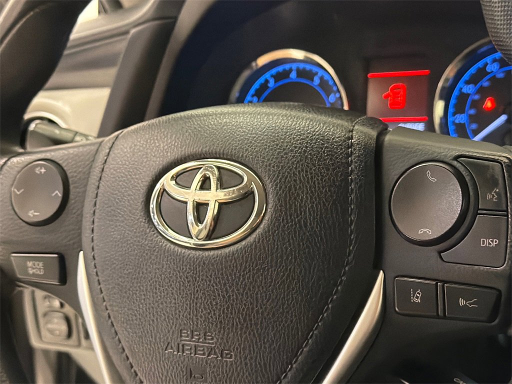 Used 2018 Toyota Corolla LE image 26