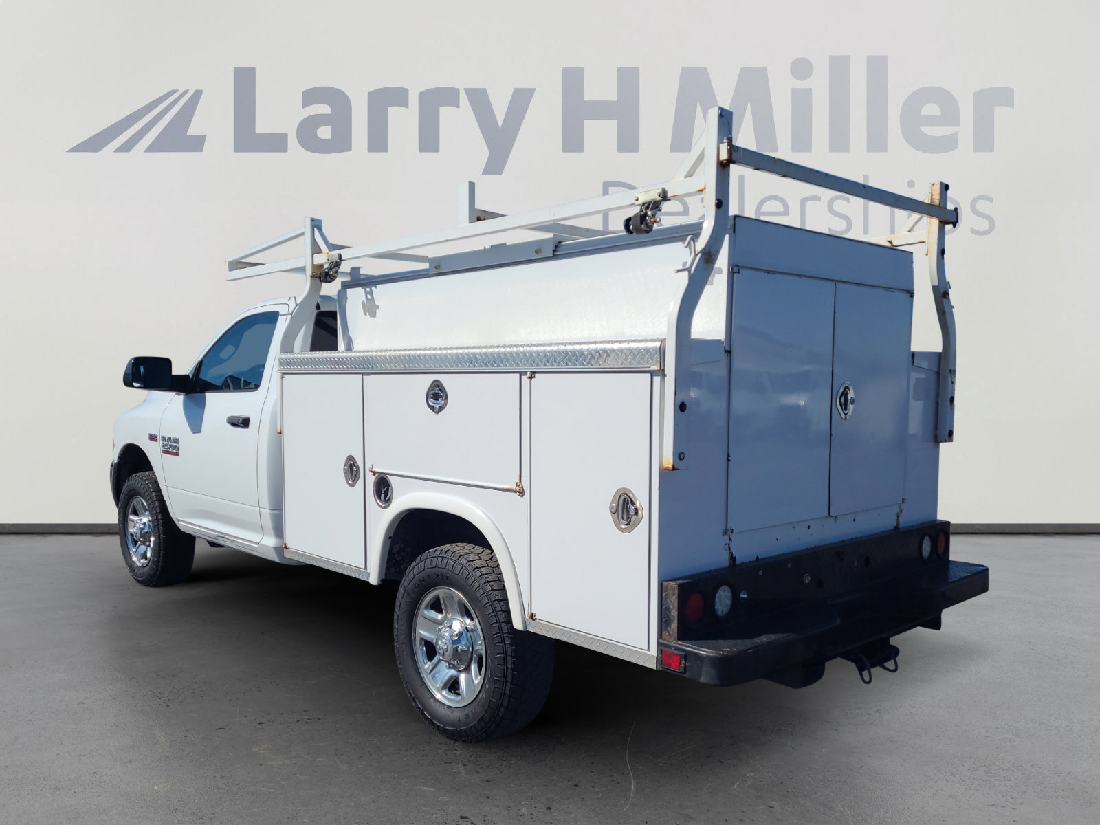 Used 2018 RAM 2500 Tradesman w/ Chrome Appearance Group image 3