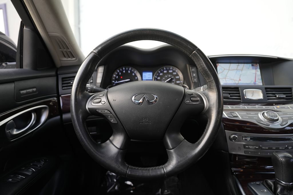 Used 2015 INFINITI Q70 L 3.7 RWD image 46