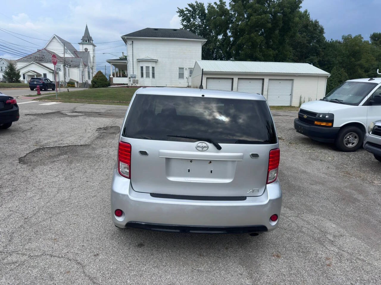 Used 2014 Scion xB FWD image 7