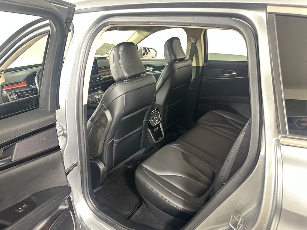Used 2022 Lincoln Nautilus Reserve AWD/4WD image 23