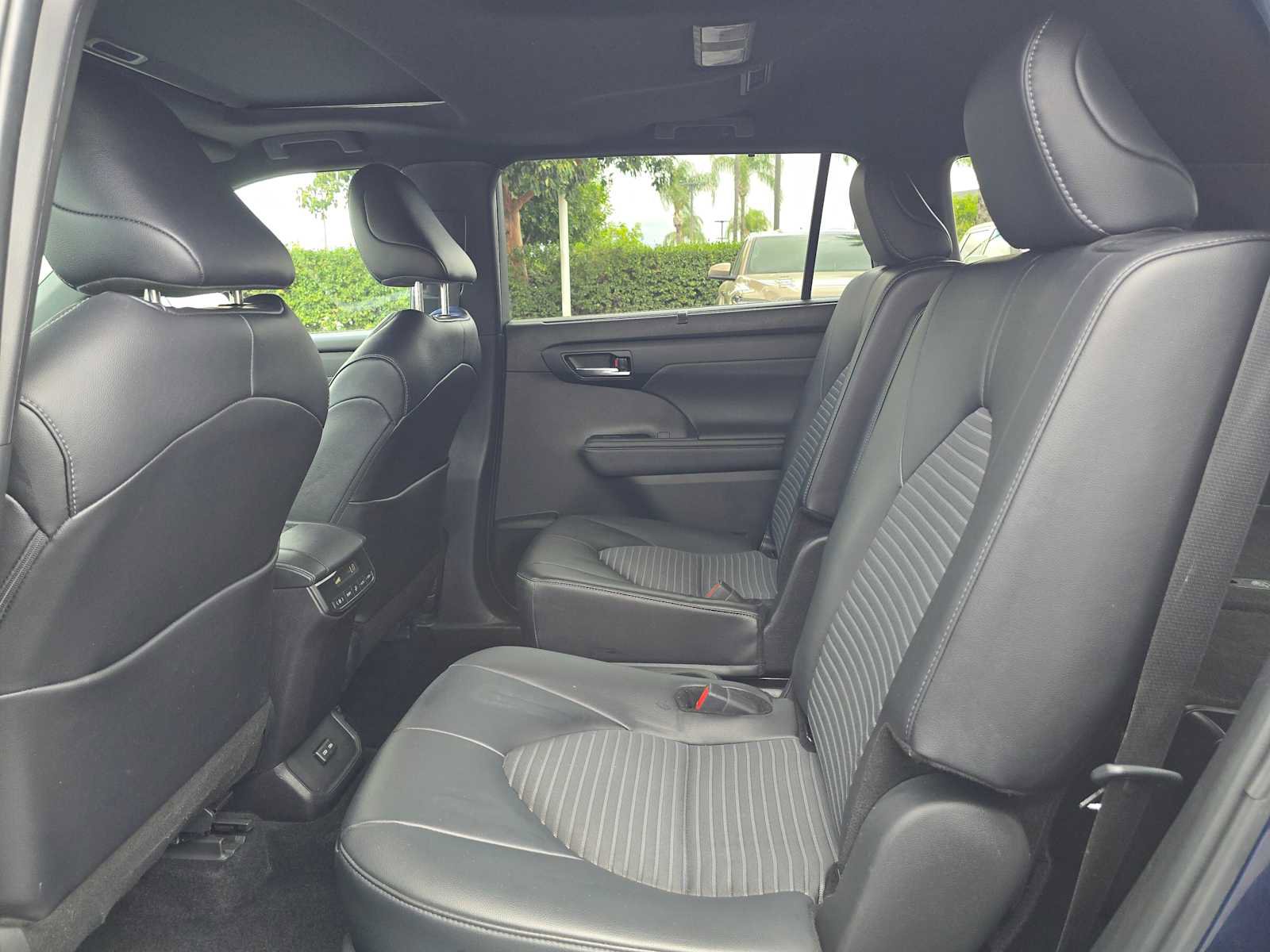 Used 2024 Toyota Highlander XSE FWD image 20