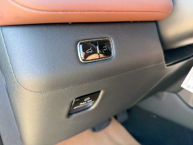 New 2026 Lincoln Navigator Reserve AWD/4WD image 22